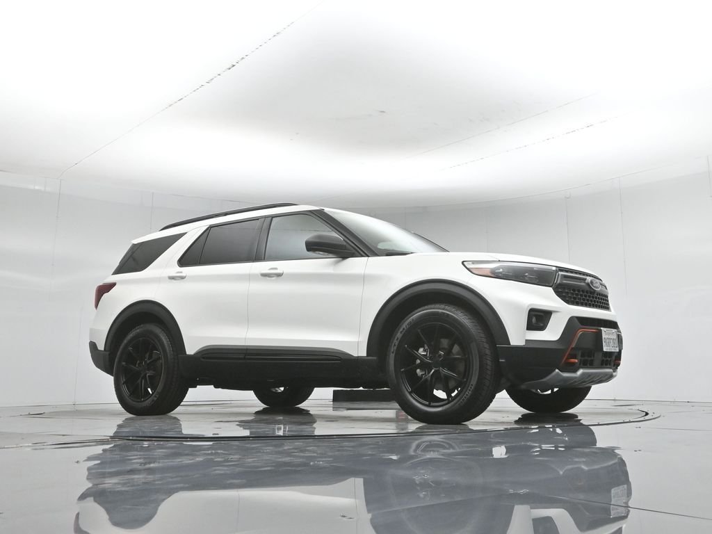 Used 2022 White Ford Timberline image 3