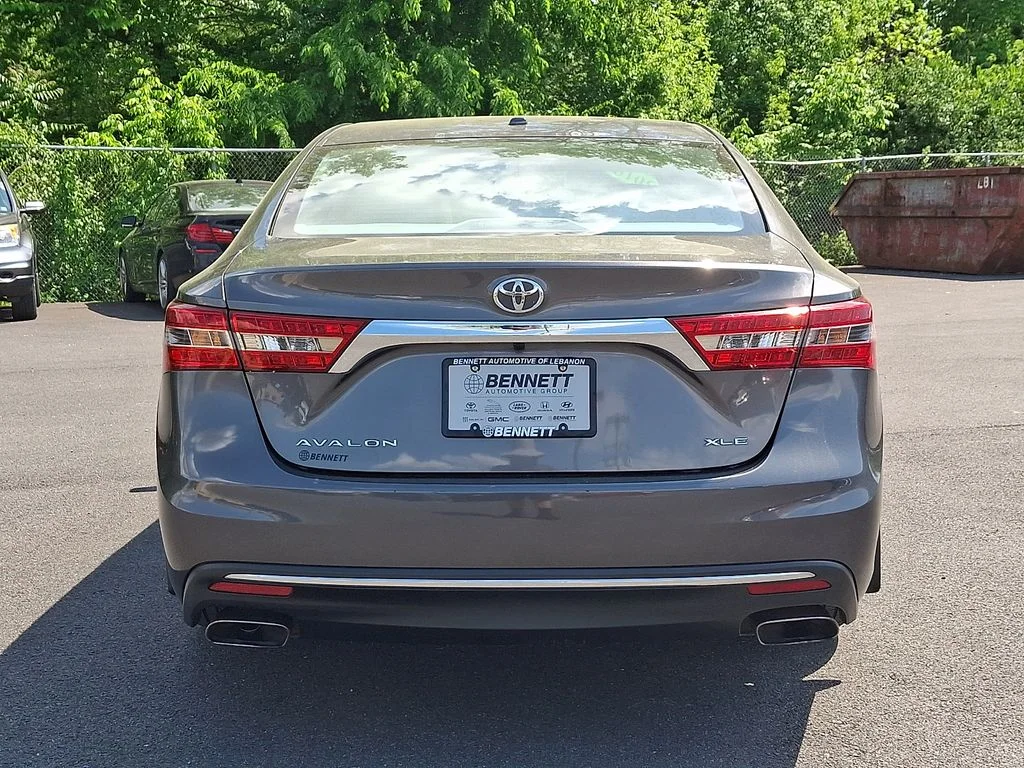 Used 2016 Gray Toyota XLE Premium image 5
