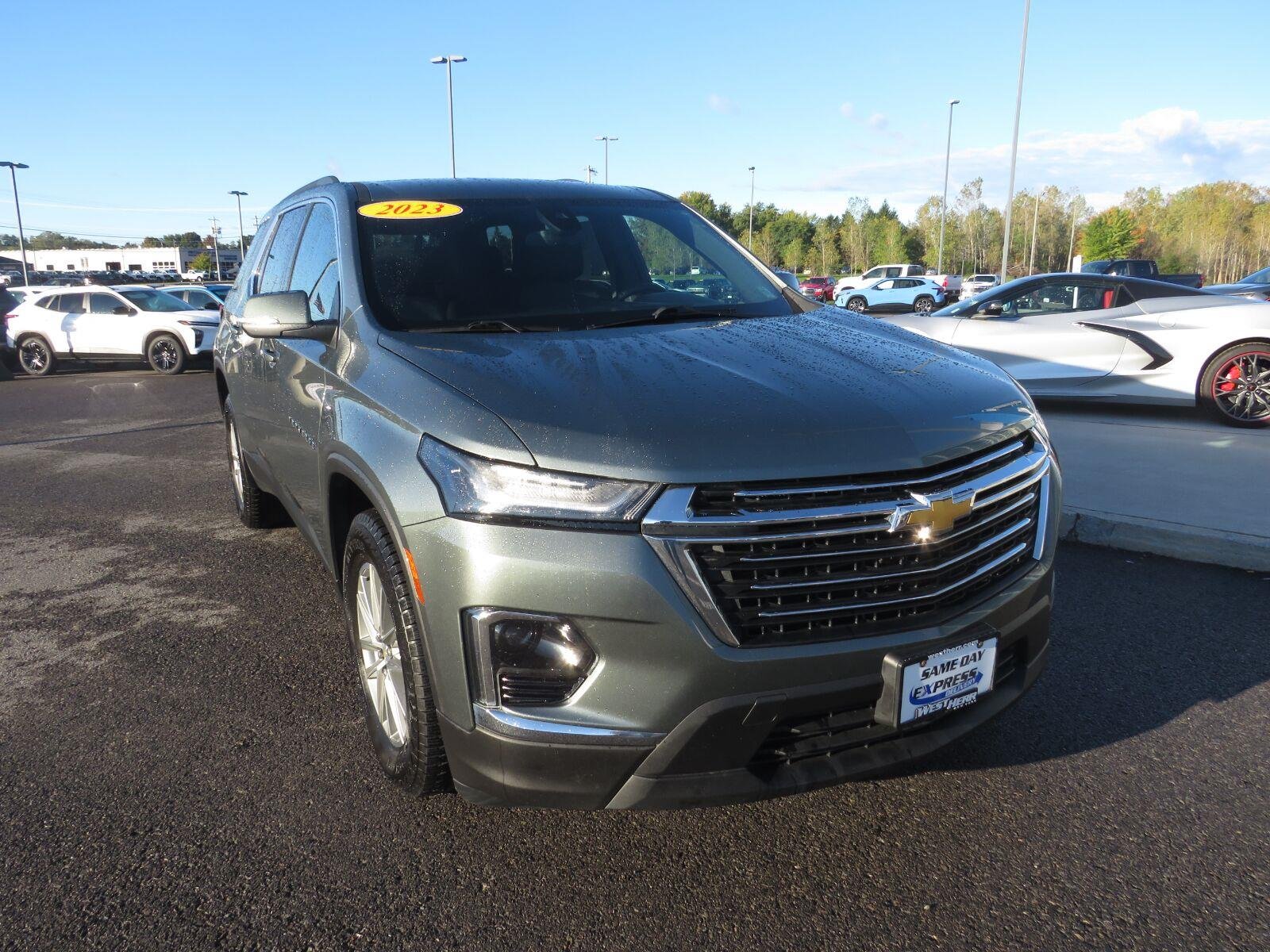 Used 2023 Silver Sage Metallic Chevrolet LT Cloth image 3