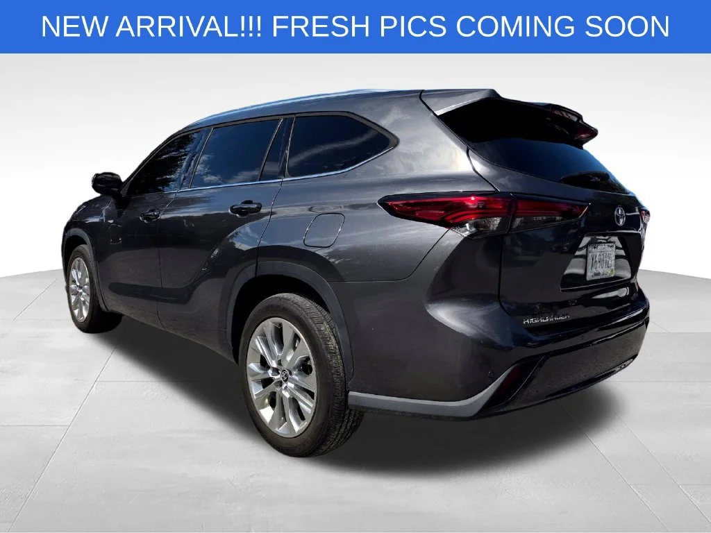 Used 2022 Gray Toyota Limited image 5