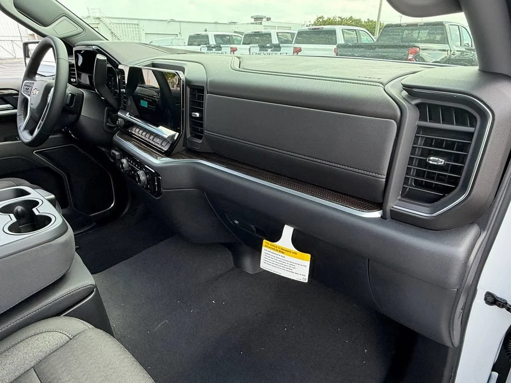 2026 Chevrolet Silverado 1500 LT - Photo 10