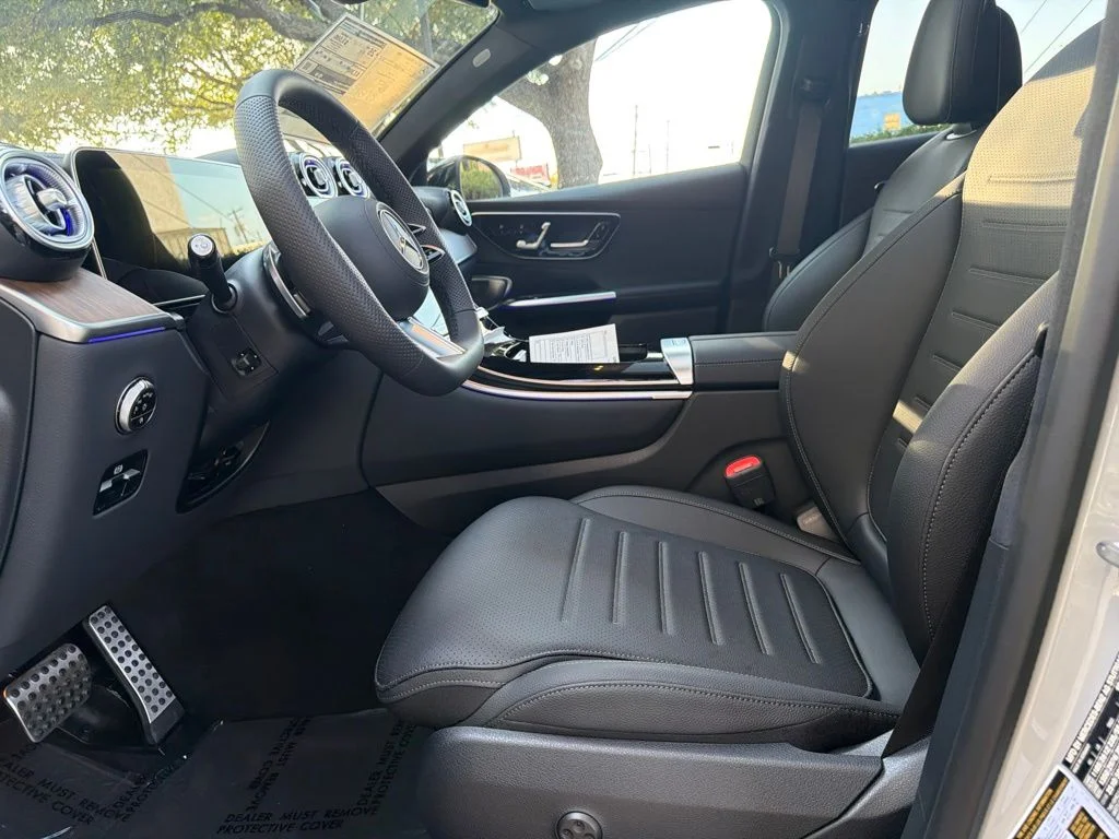 New 2027 White Mercedes-Benz GLC 300 image 9