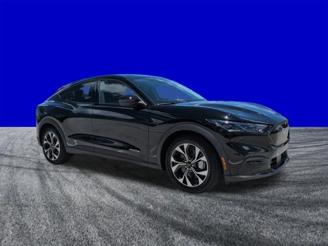 New 2026 Shadow Black Ford Select image 2