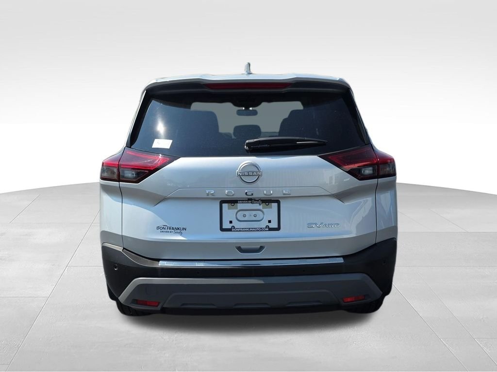 Used 2023 Silver Nissan SV image 5