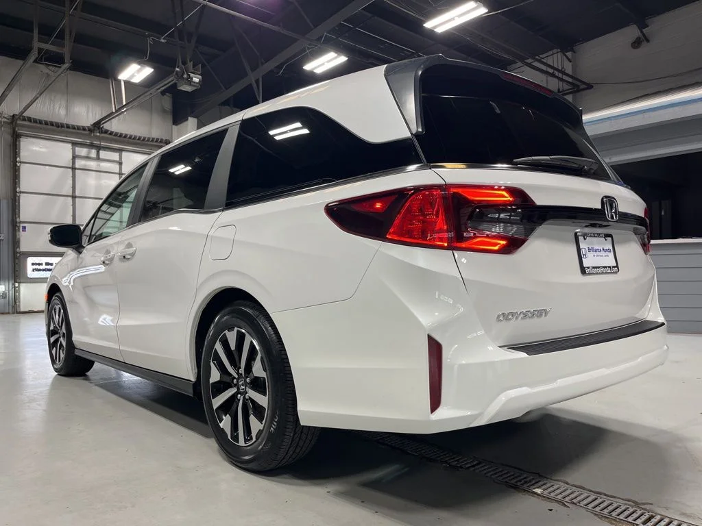 Used 2026 Platinum White Pearl Honda EX-L image 5