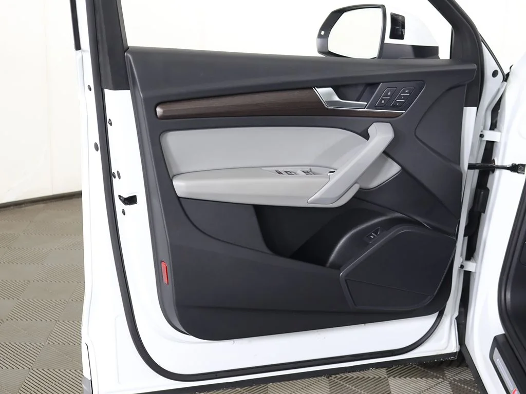 Used 2022 Glacier White Metallic Audi 45 S line Premium image 25