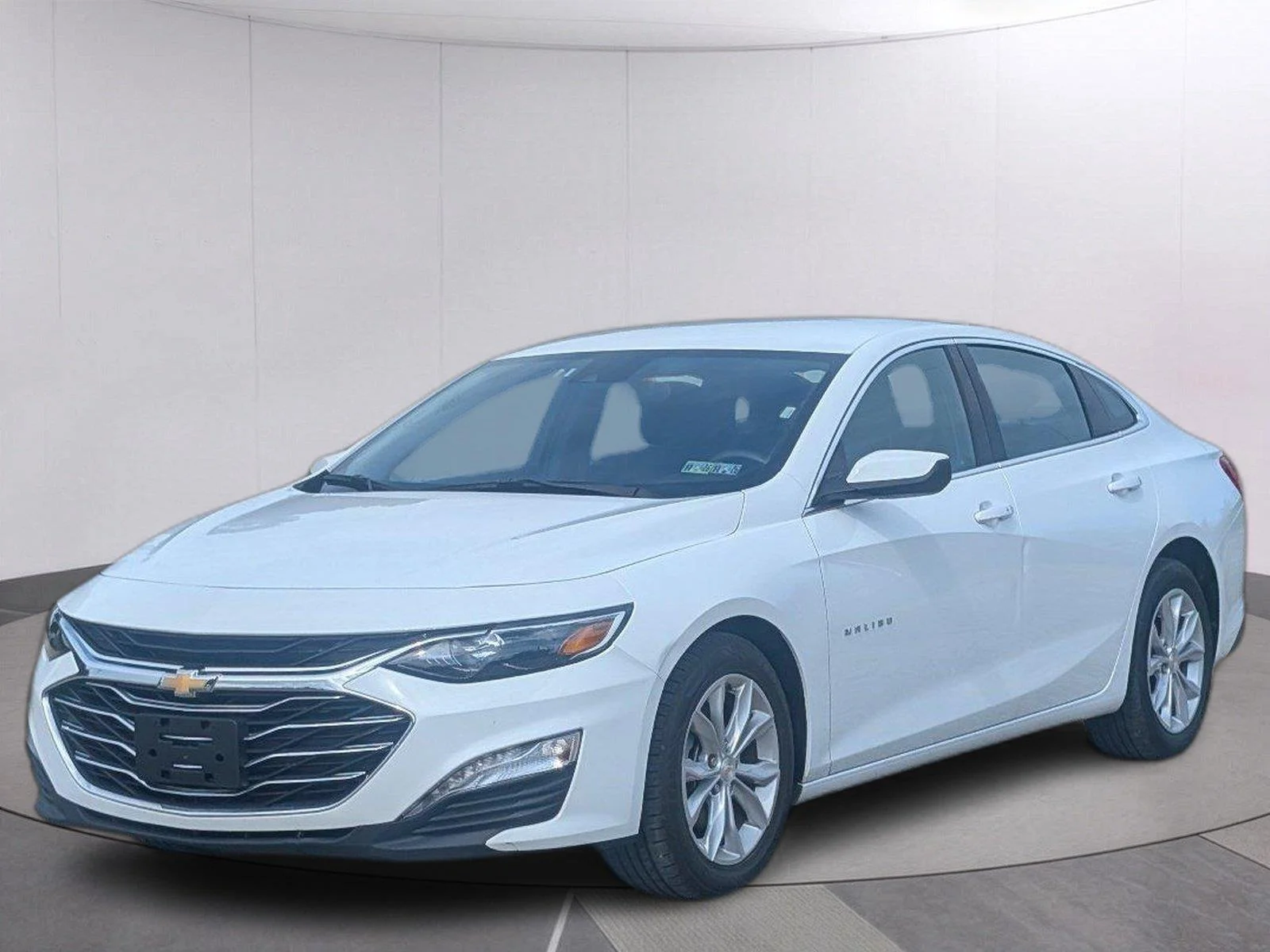 Used 2024 Summit White Chevrolet 1LT image 1