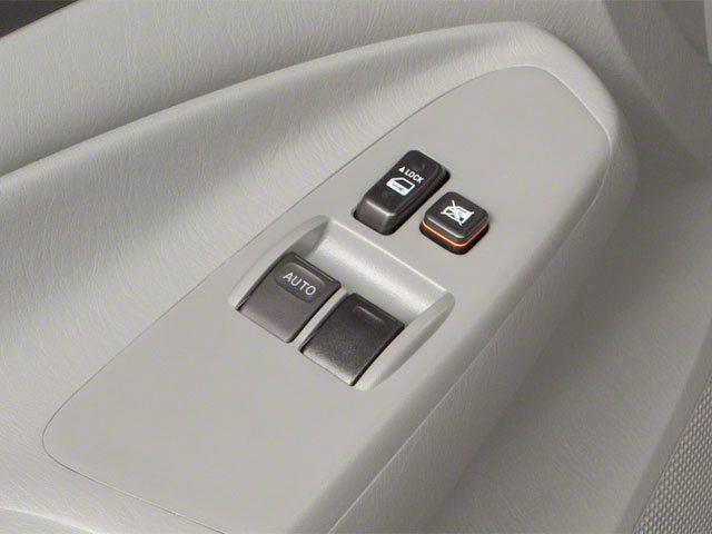 Used 2010 Silver Toyota  image 19