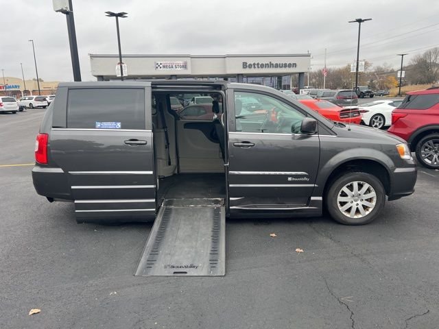 Used 2016 Gray Chrysler Touring image 8