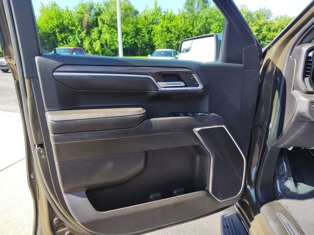 Used 2023 Brown Chevrolet LT image 13