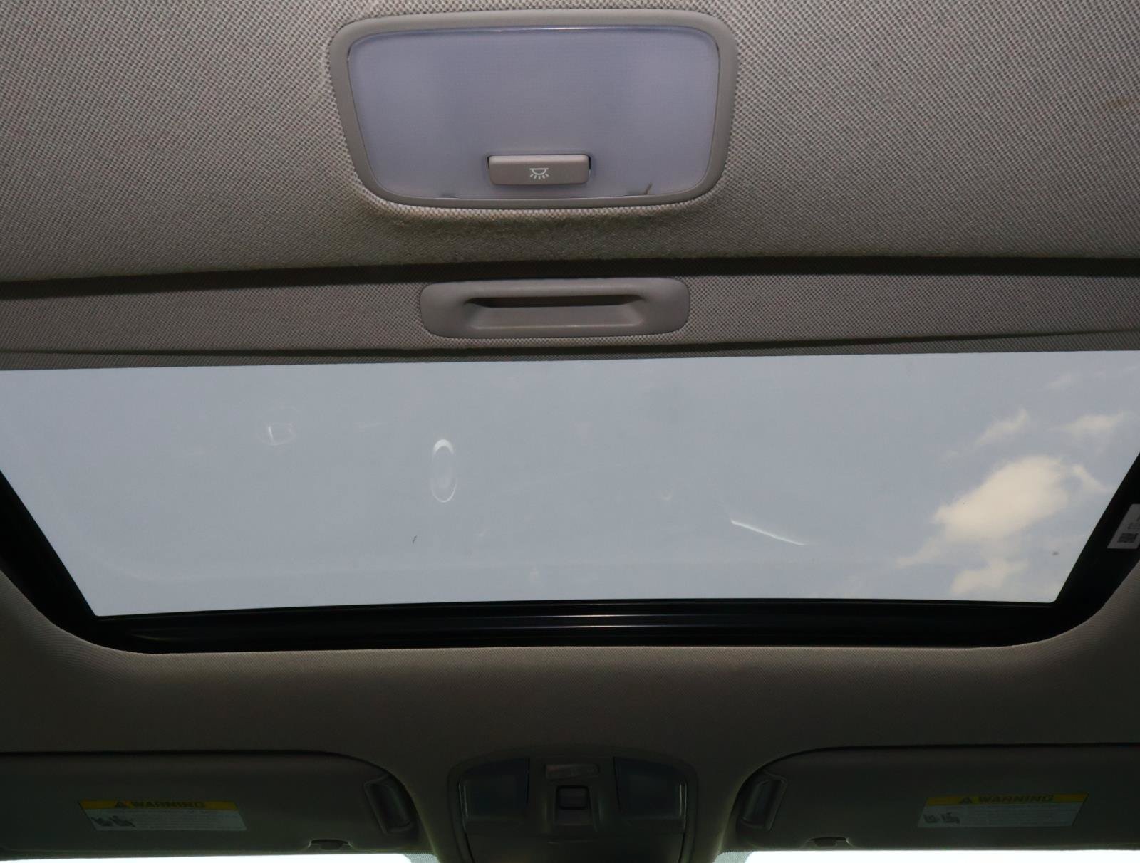 Used 2019 Quartz White Pearl Hyundai Value Edition image 11