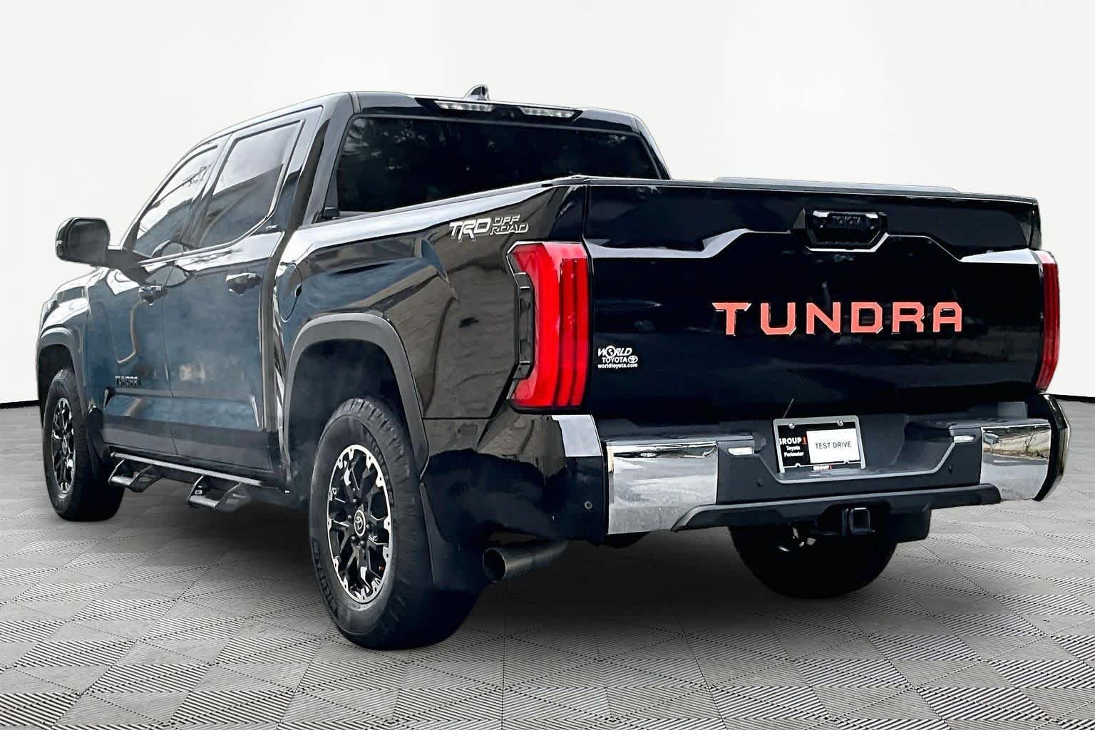 Used 2022 Midnight Black Metallic Toyota SR5 image 12