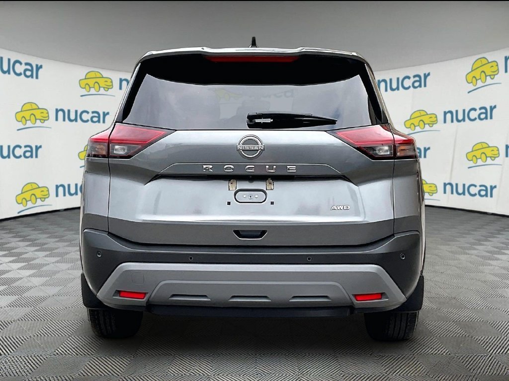 Used 2023 Gray Nissan S image 5