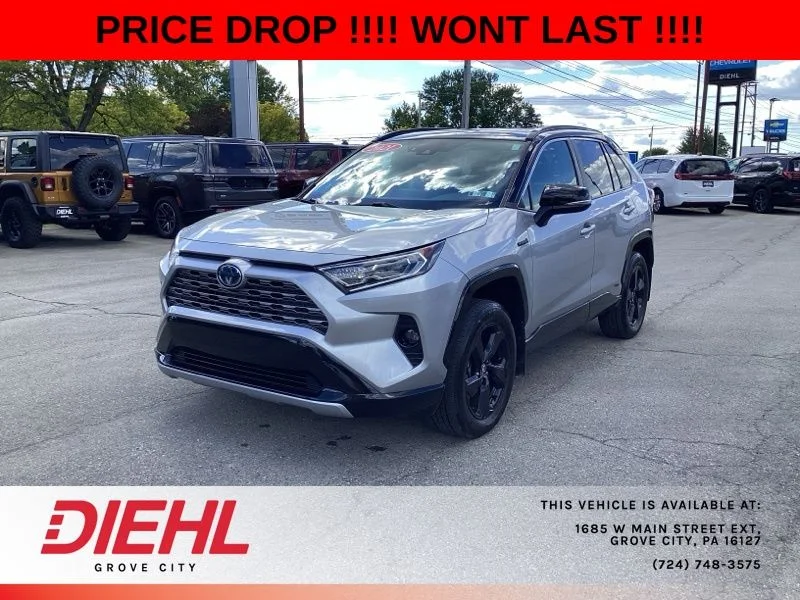 Used 2021 Silver Toyota XSE image 3