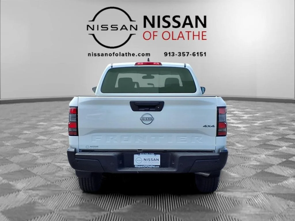 New 2026 Glacier White Nissan King Cab® S image 26