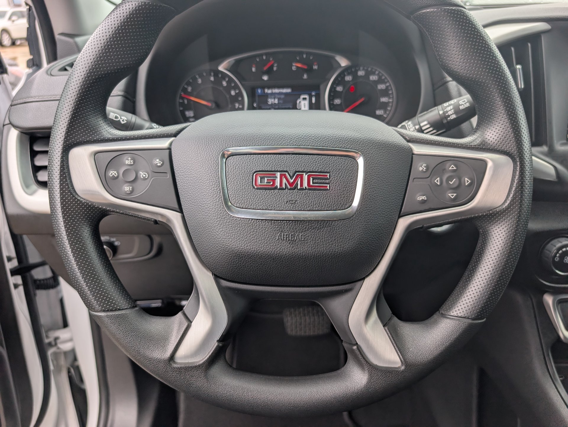 Used 2024 White GMC SLE image 12