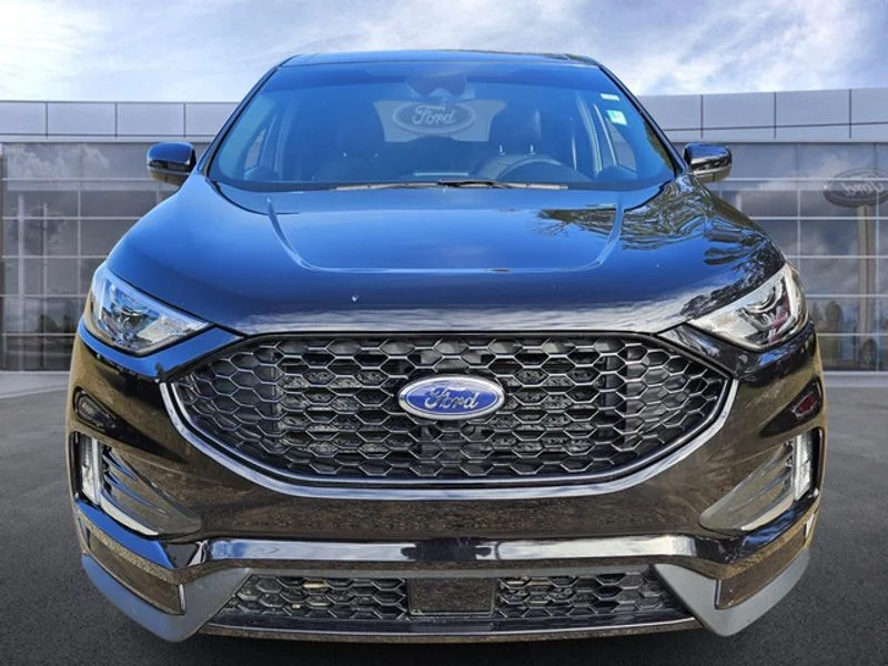 Used 2024 Agate Black Metallic Ford ST-Line image 3