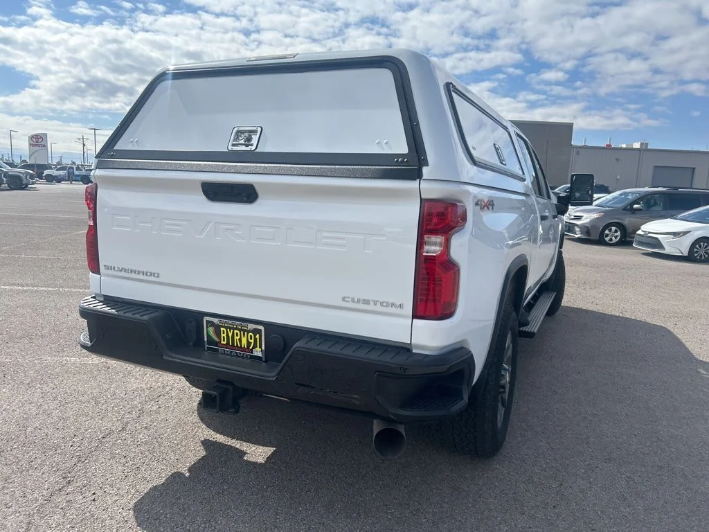Used 2025 White Chevrolet Custom image 10