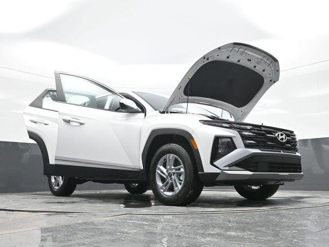 New 2026 White Hyundai SE AWD image 32