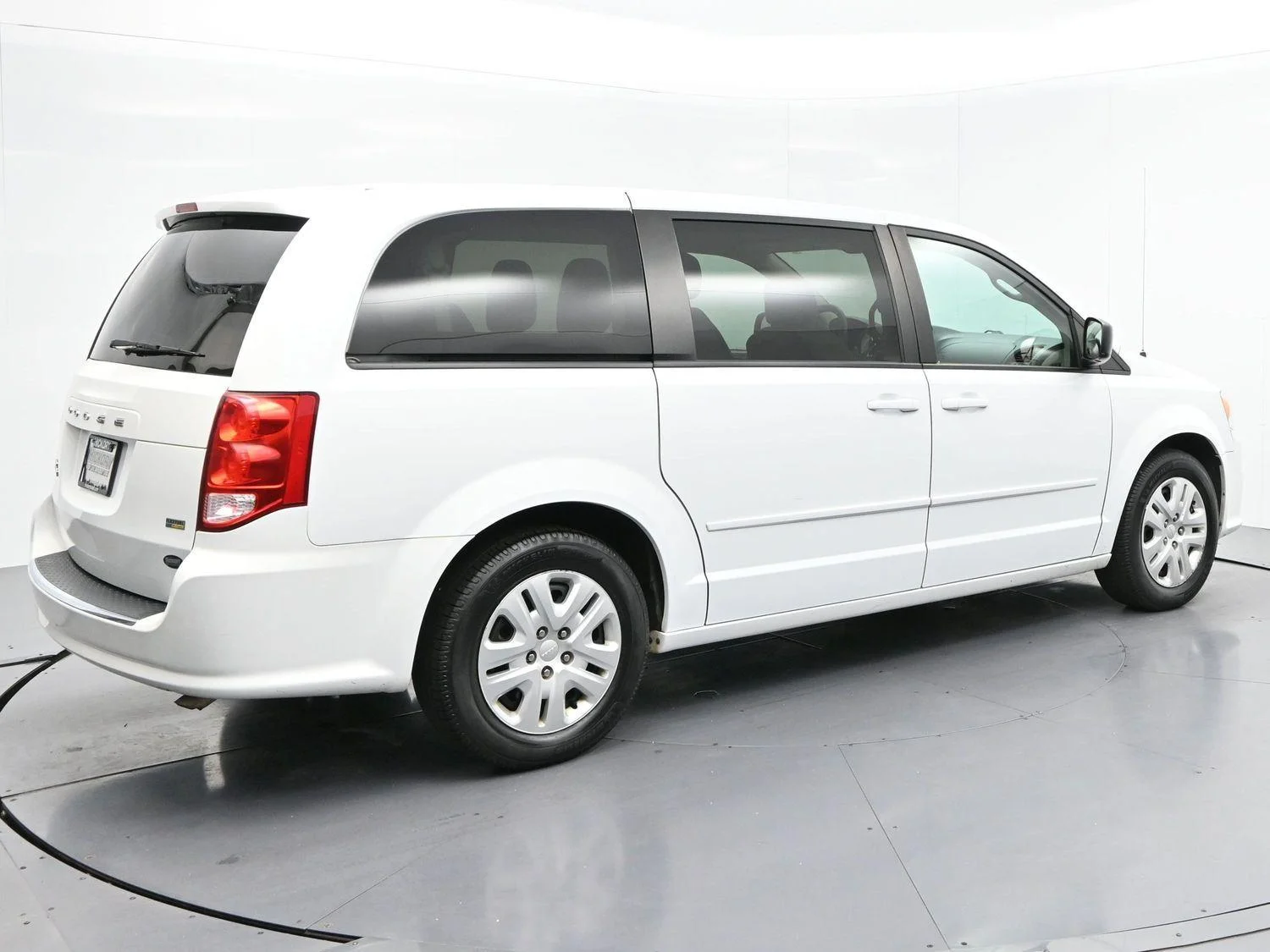 Used 2017 White Knuckle Clearcoat Dodge SE image 7