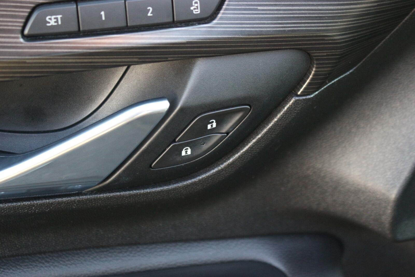Used 2021 GRAPHITE GRAY METALLIC GMC SLT image 16