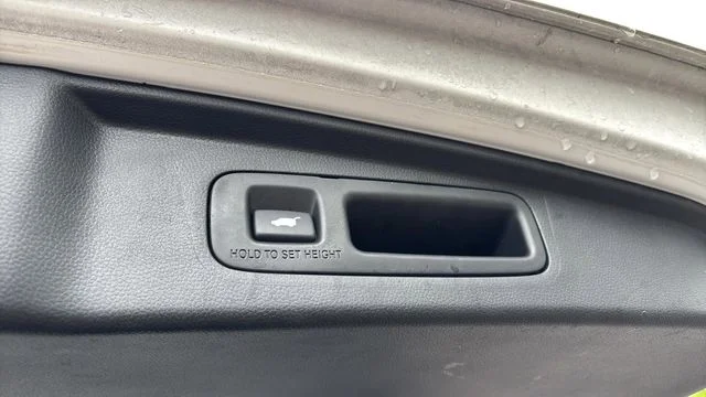 Used 2025 White Honda EX-L image 38