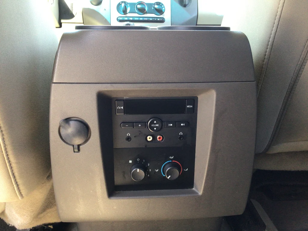 Used 2012 White Ford XLT image 9