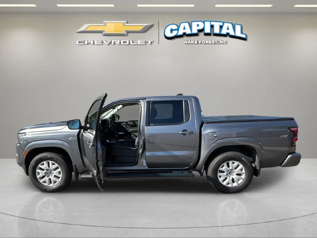 Used 2024 Gray Nissan SV image 9