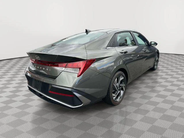 Used 2024 Amazon Gray Hyundai SEL image 3