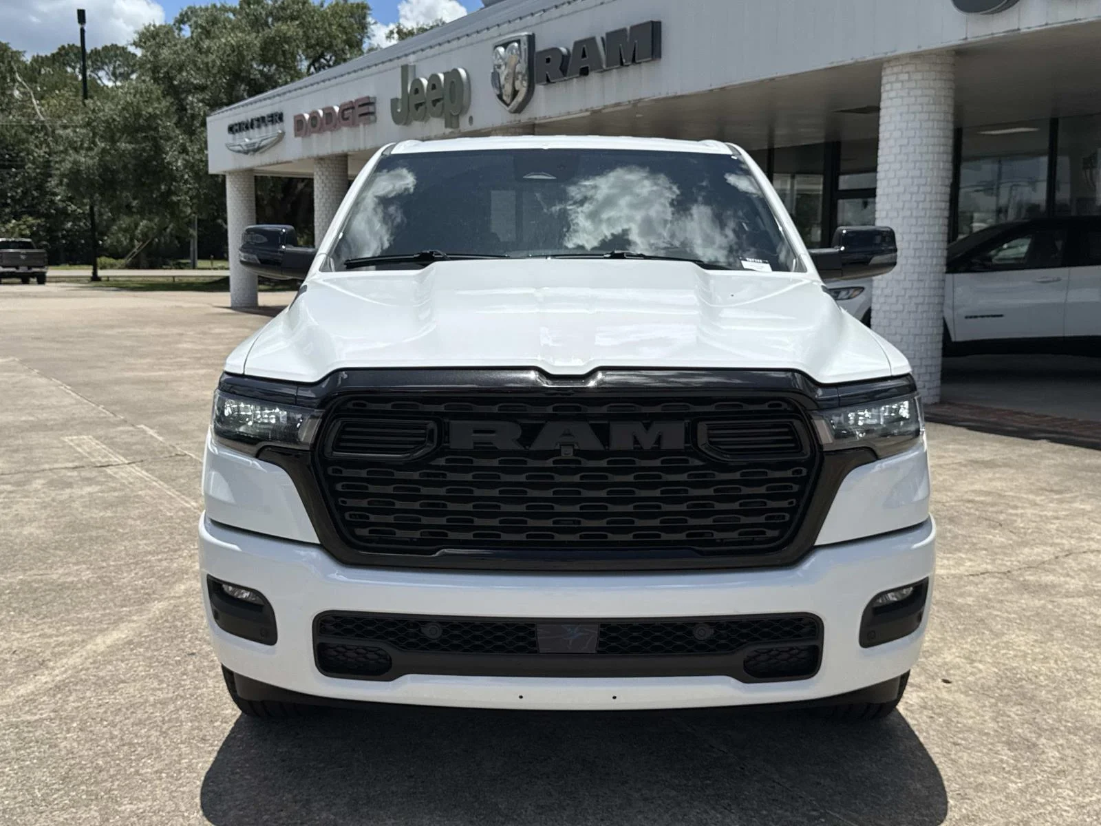 New 2026 Bright White Clear-Coat Exterior Paint RAM Big Horn image 2