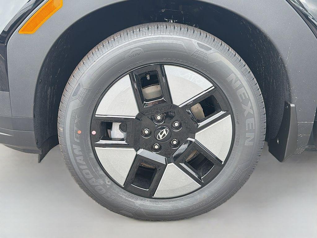 New 2026 Phantom Black Hyundai SEL image 25
