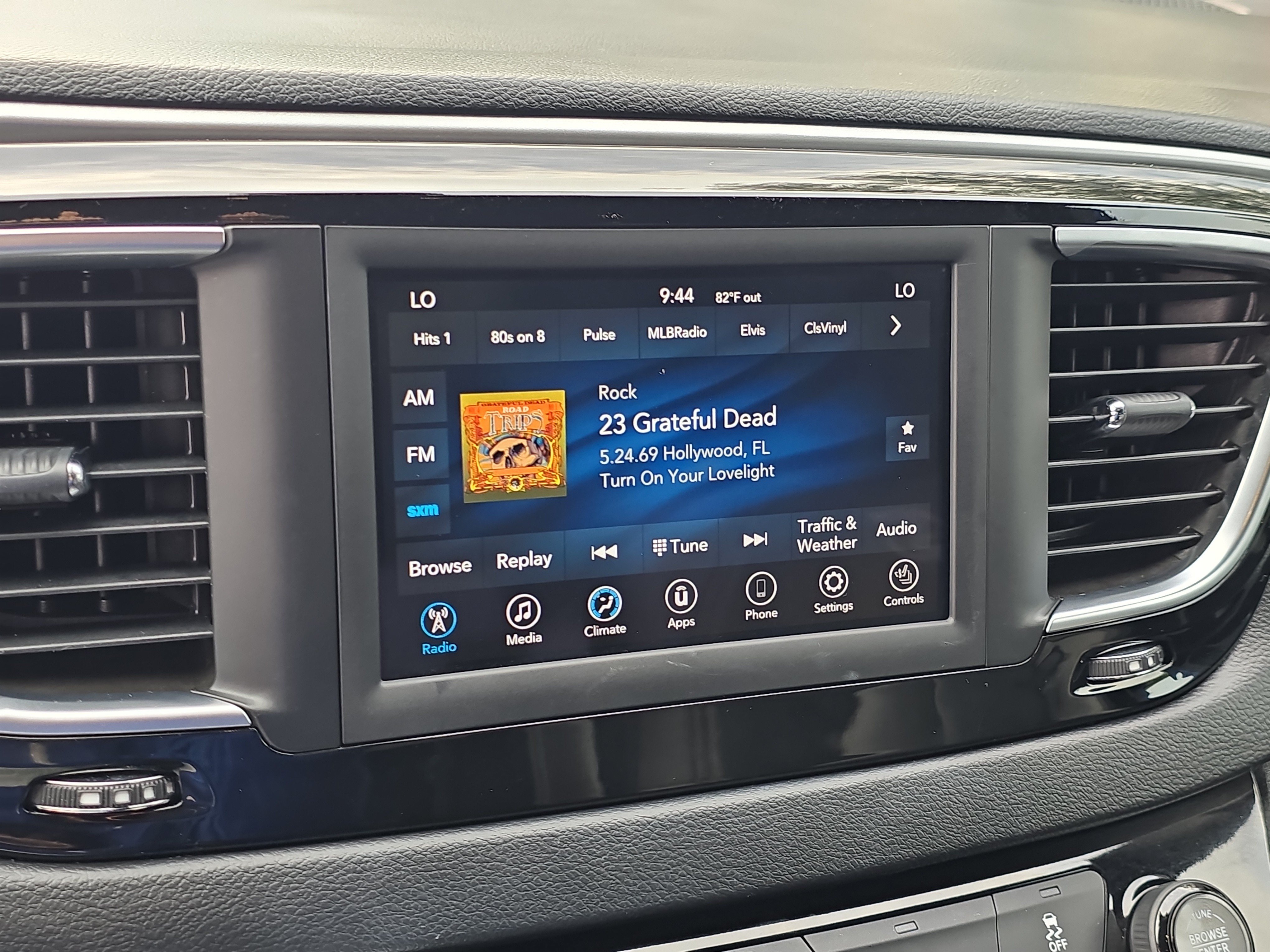 Used 2019 Ocean Blue Metallic Chrysler Touring L image 24