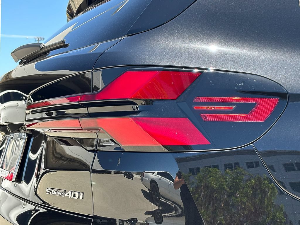 New 2026 Black Sapphire Metallic BMW sDrive40i image 3