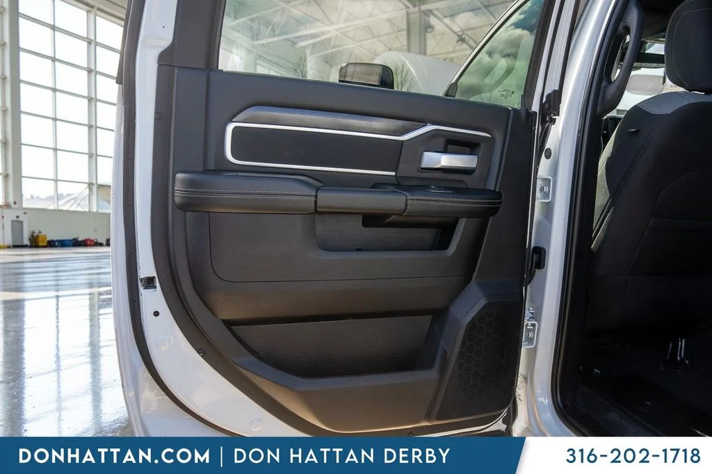 Used 2024 White Ram Big Horn image 23