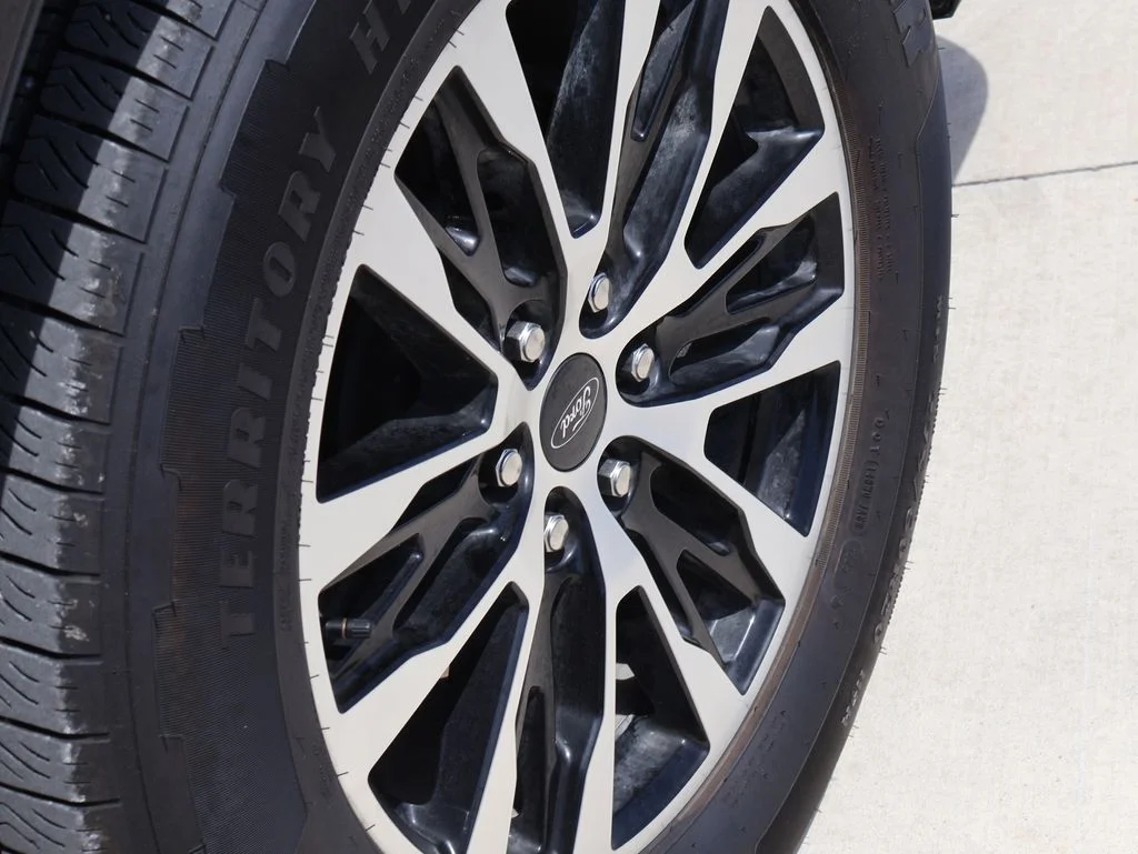 Certified Used 2025 Black Metallic Ford Platinum image 43