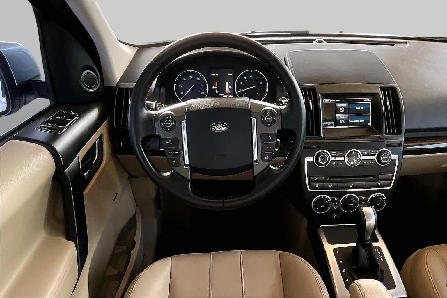 Used 2014 Indus Silver Land Rover  image 5