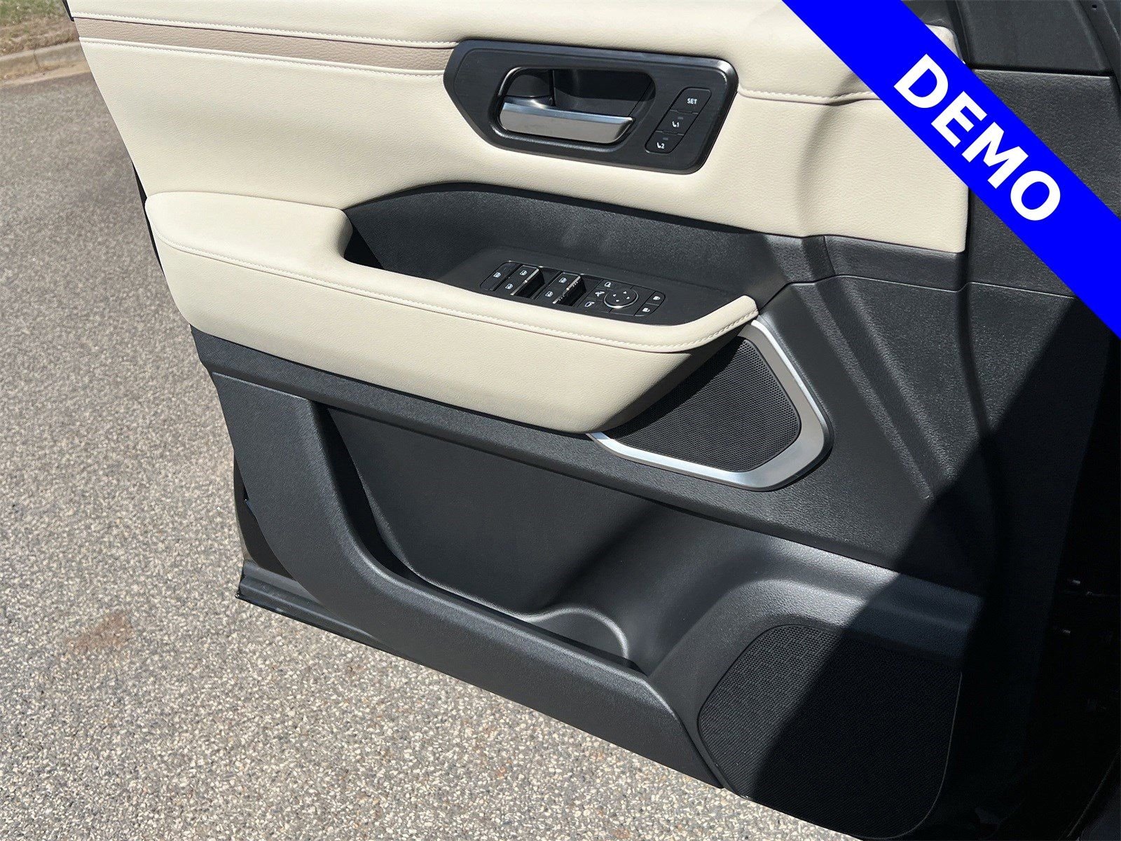 2025 Nissan Armada Platinum Reserve - Photo 20