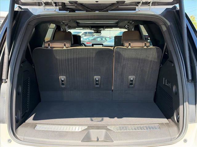 Used 2023 IRIDESCENT PEARL TRICOAT Chevrolet Premier image 11