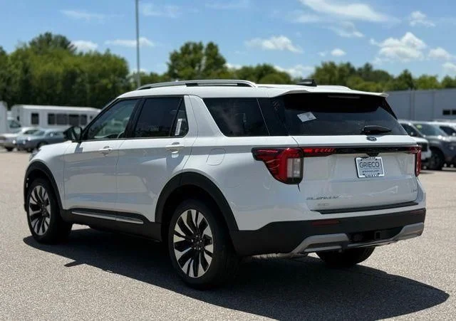 New 2026 Star White Metallic Tri-Coat Ford Platinum™ image 9