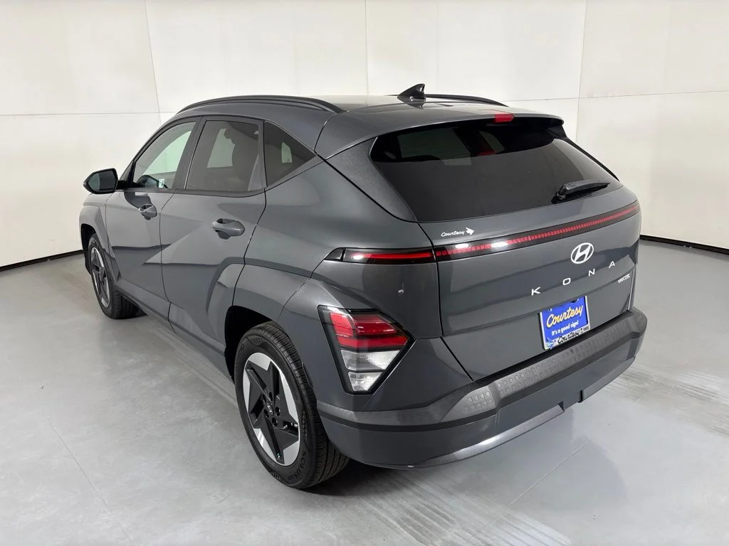 Used 2024 Gray Hyundai SEL image 6