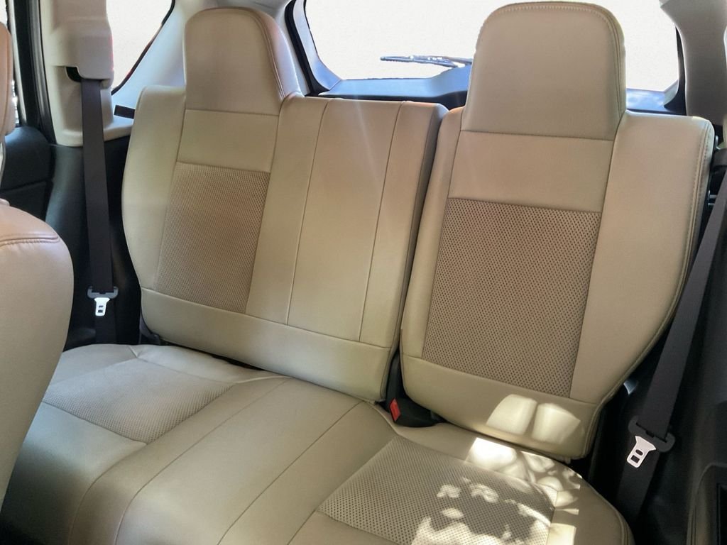 Used 2016 Green Jeep Sport image 9