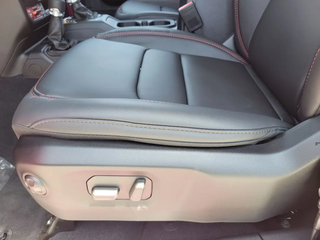 New 2026 Tuscadero Pearlcoat Jeep Rubicon X image 17