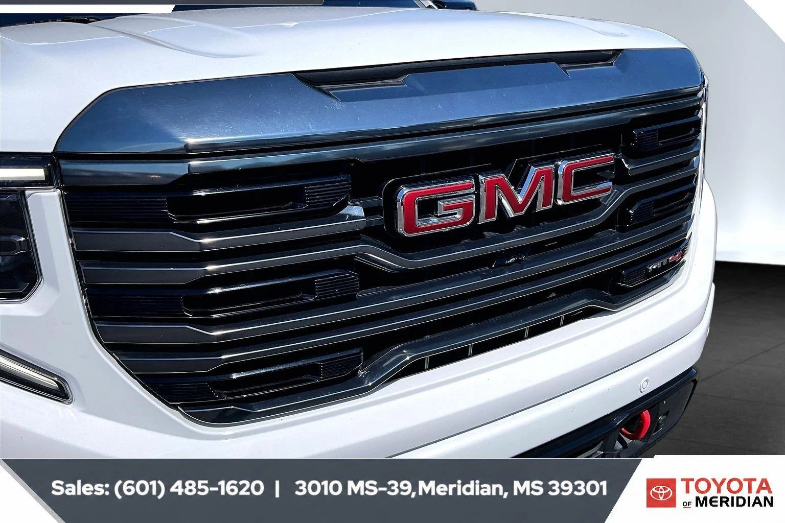 Used 2024 Summit White GMC AT4 image 21