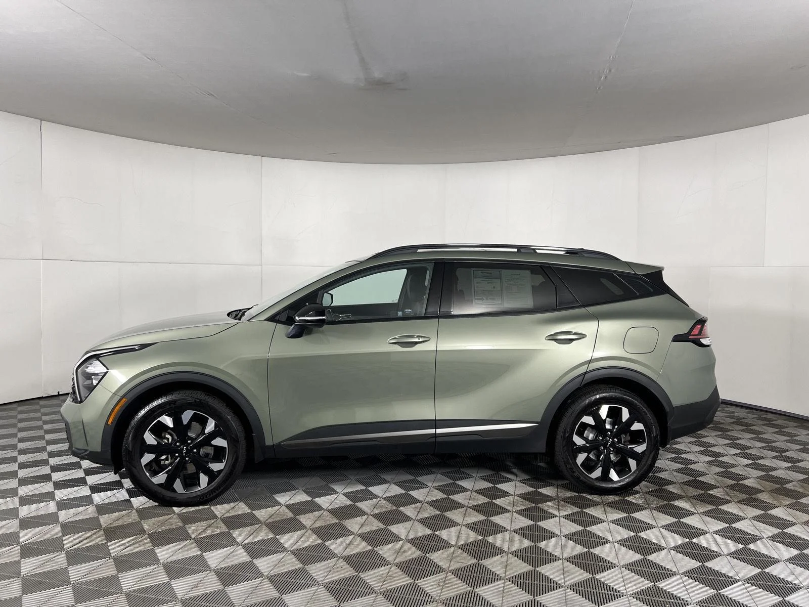 Used 2023 Jungle Green Kia X-Line image 13