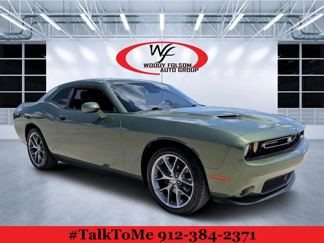 Used 2023 Green Dodge SXT image 1