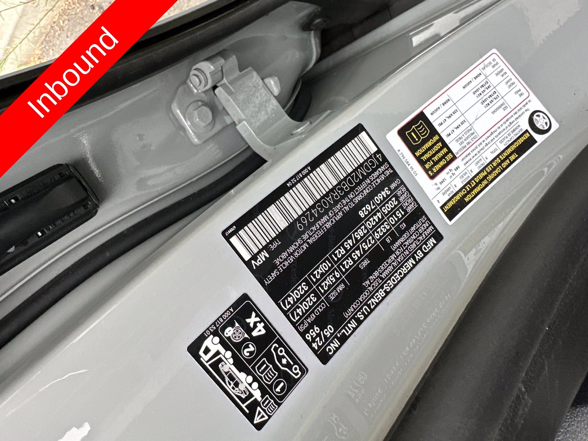 Used 2024 Gray Mercedes-Benz 450 image 11