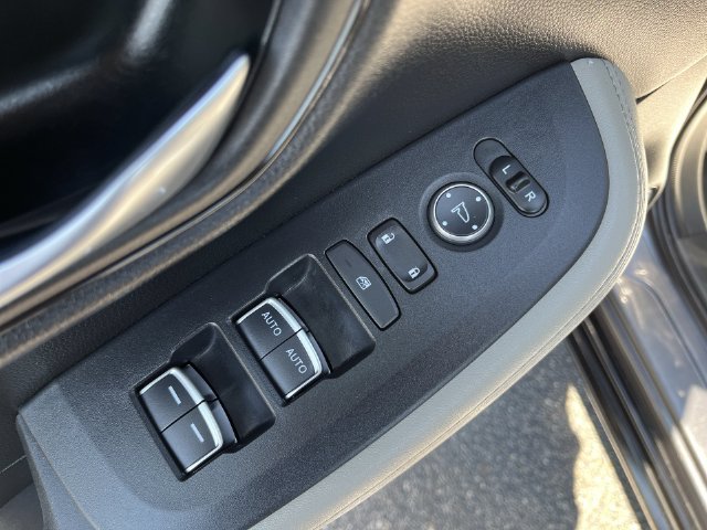 Used 2025  Honda EX-L image 24