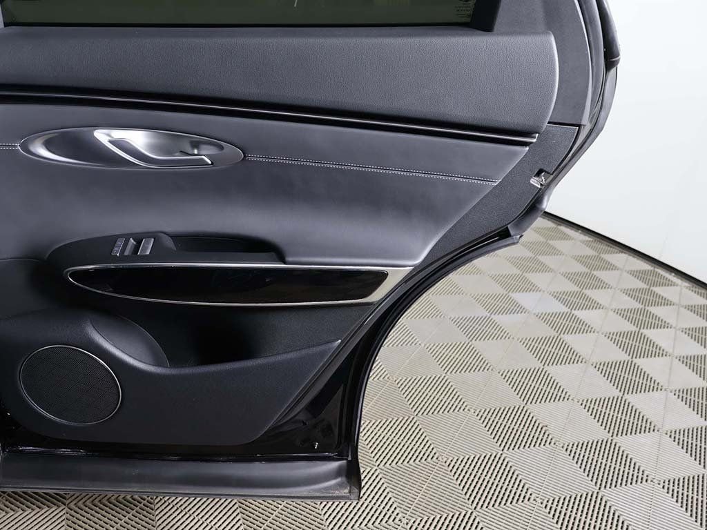 Used 2025 Black Genesis 2.5T image 24