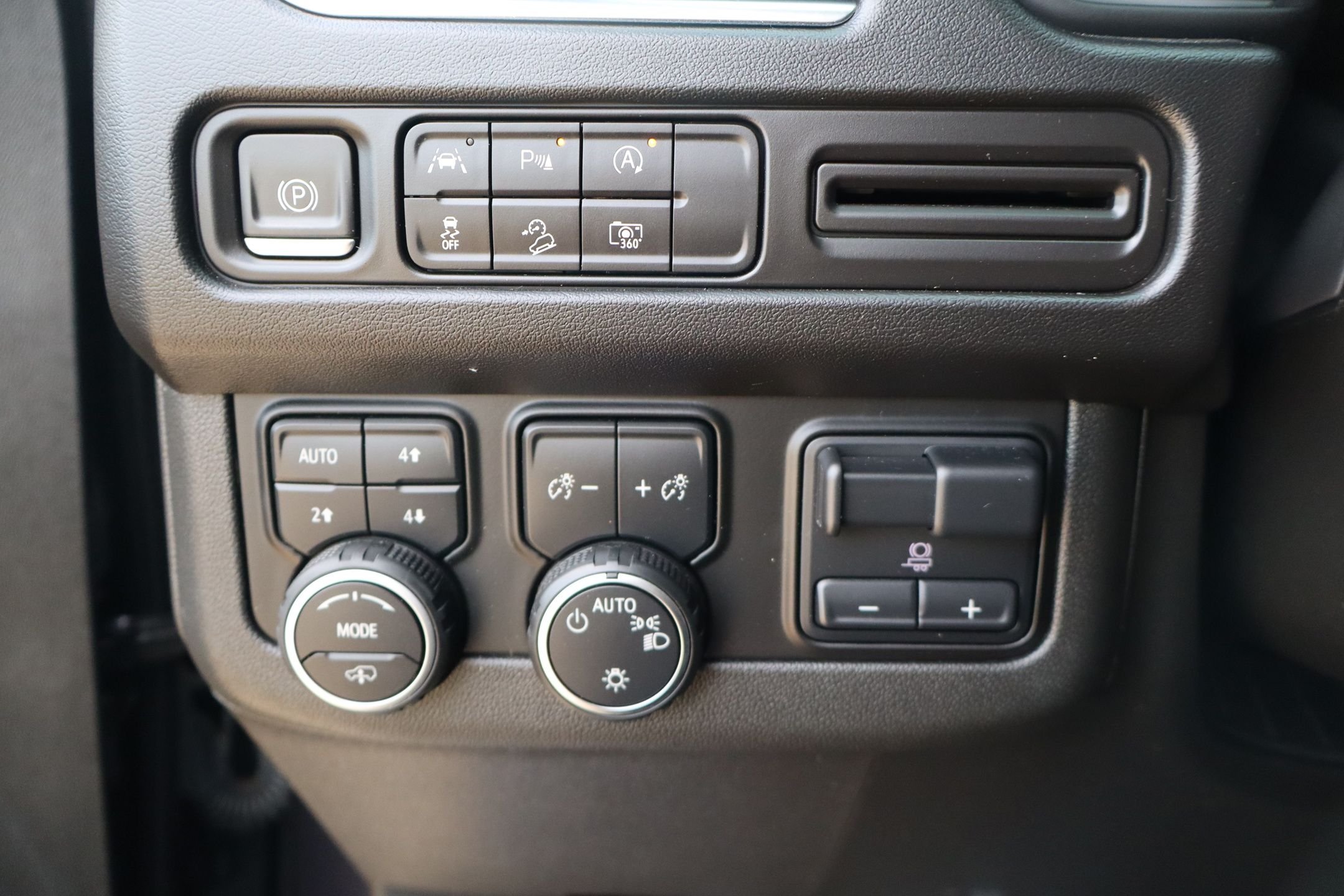 Used 2023 Dark Blue Chevrolet Z71 image 14