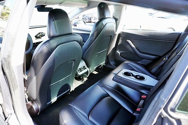Used 2023  Tesla Base image 17